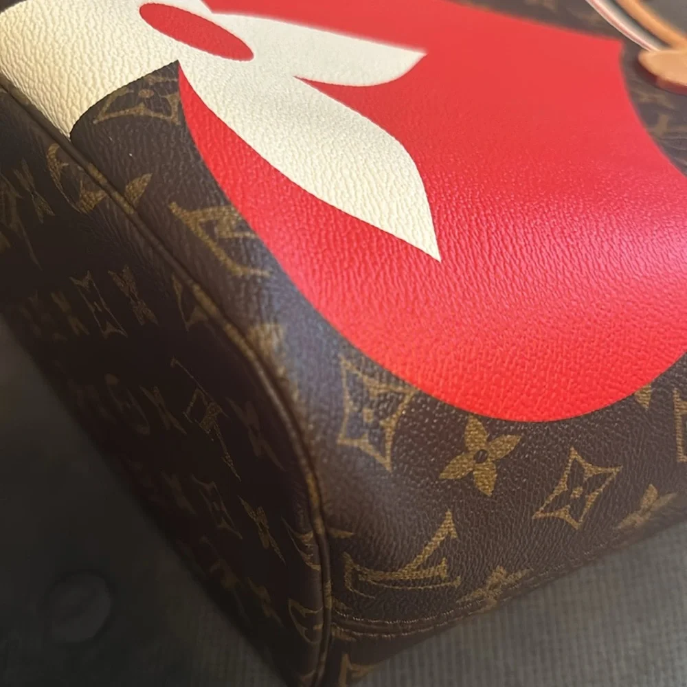 Louis Vuitton Neverfull MM. Limited edition from Cruse 2020 Game On Collection - Picture 7 of 12